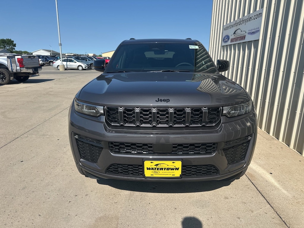 New 2026 Jeep Grand Cherokee L Laredo Sport Utility