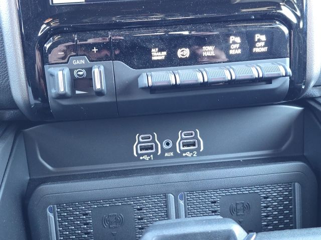 2026 RAM 3500 Laramie - Photo 24