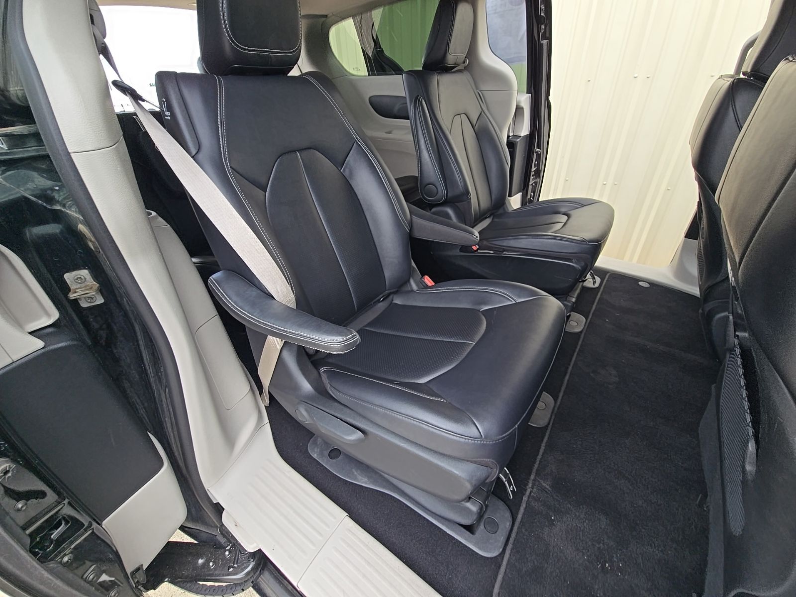 2024 Chrysler Pacifica PHEV Select - Photo 12