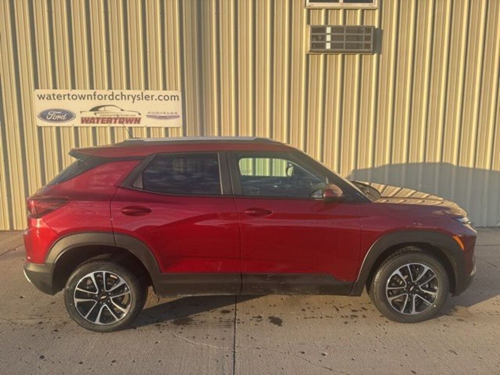 Used 2025 Chevrolet Trailblazer LT SUV