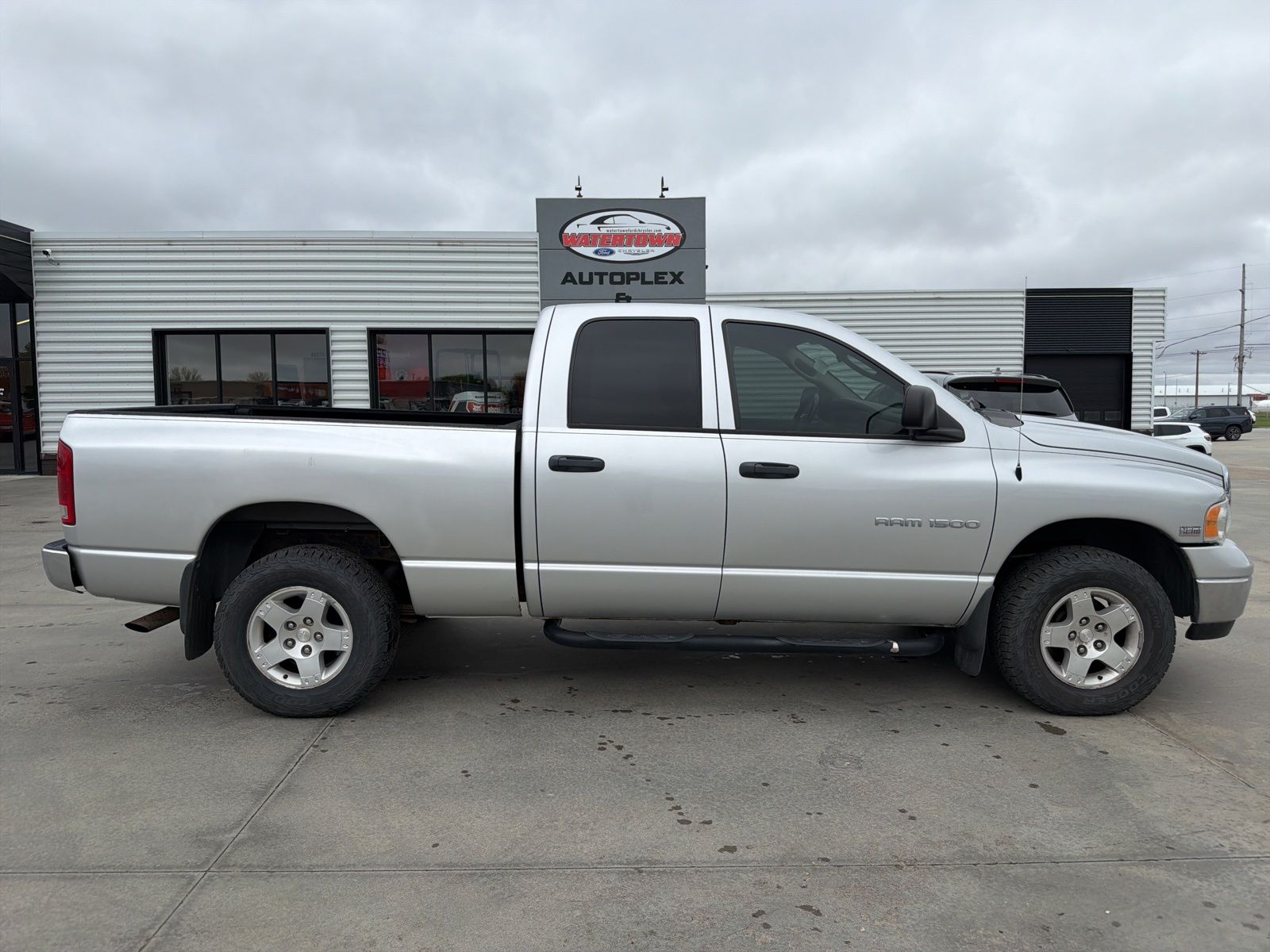 2004 Dodge Ram 1500 SLT 4x4 Quad Cab SWB's photo