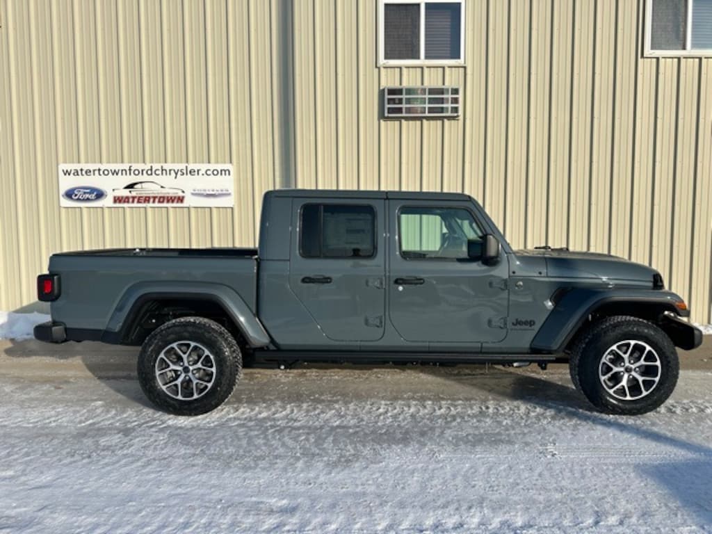 New 2026 Jeep Gladiator Sport Pickup