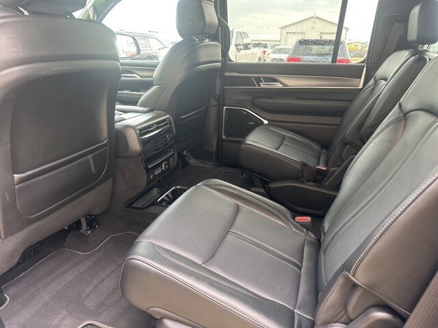 2024 Jeep Wagoneer Series II - Photo 11