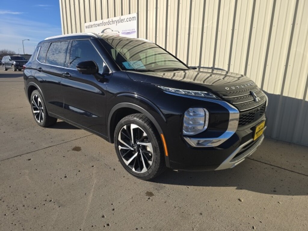 Used 2024 Mitsubishi Outlander SEL SUV