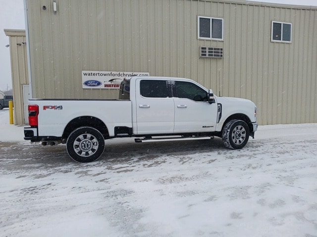 2024 Ford F-350 Super Duty Lariat's photo