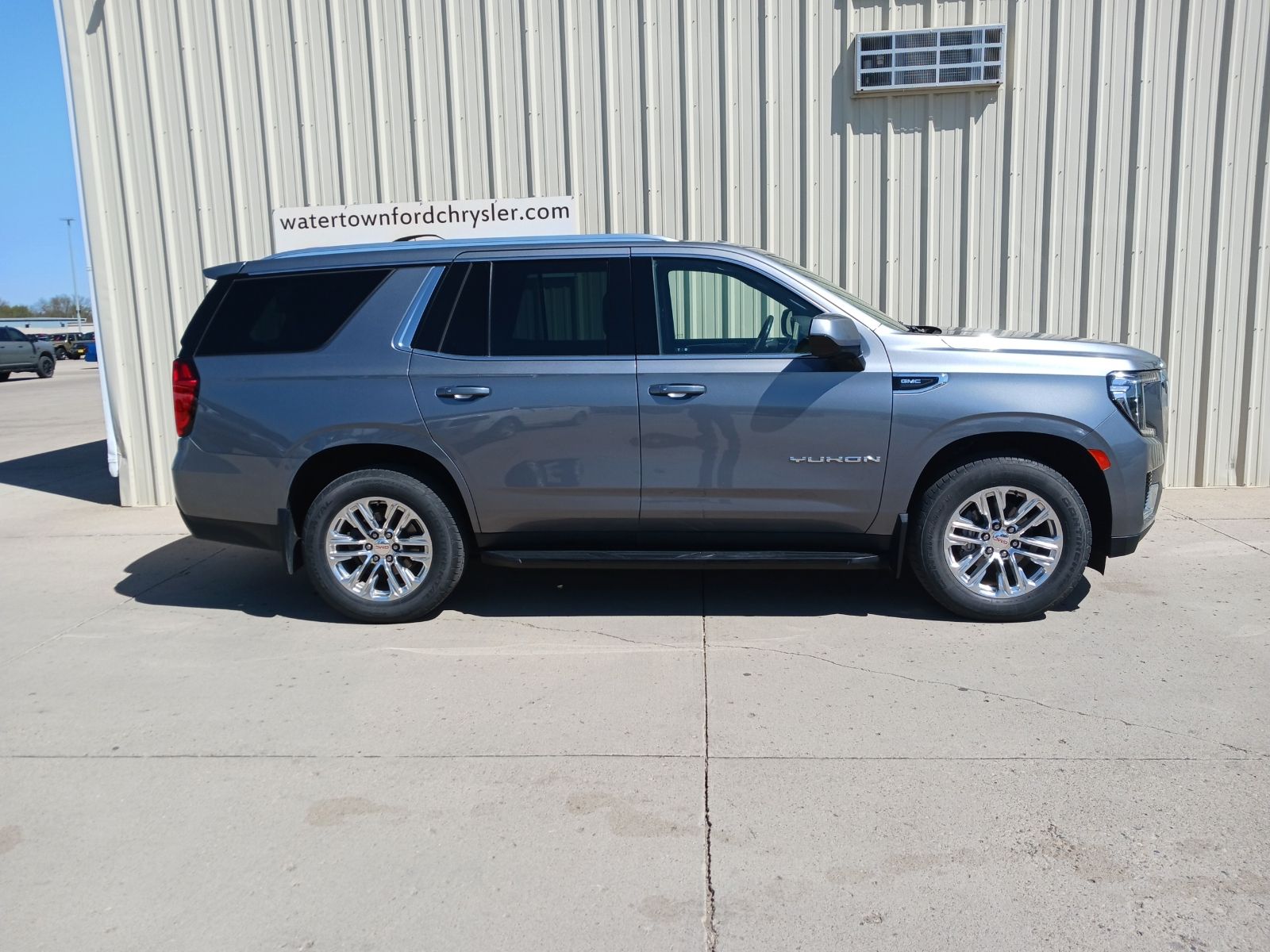 2022 GMC Yukon 4WD SLE's photo