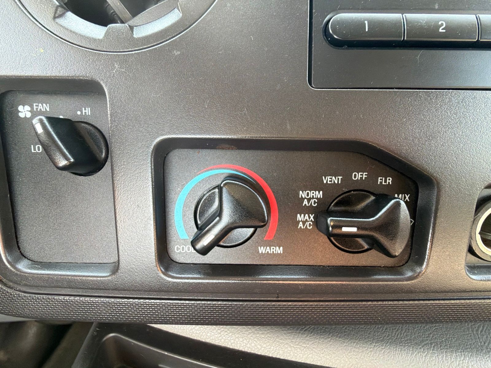 2012 Ford Econoline - Photo 16