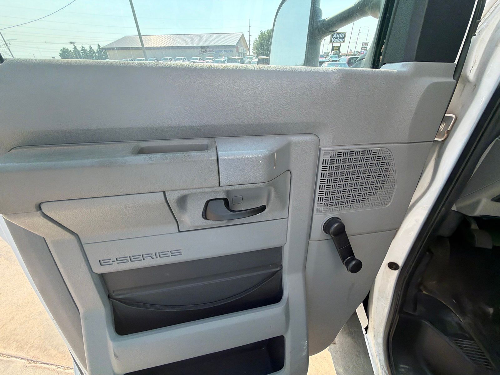 2012 Ford Econoline - Photo 10