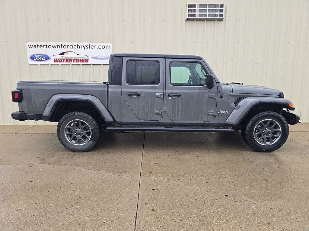 Used 2020 Jeep Gladiator Overland Truck