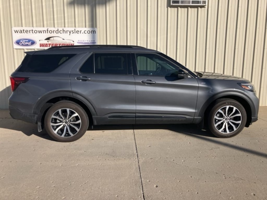 Used 2025 Ford Explorer ST-Line SUV