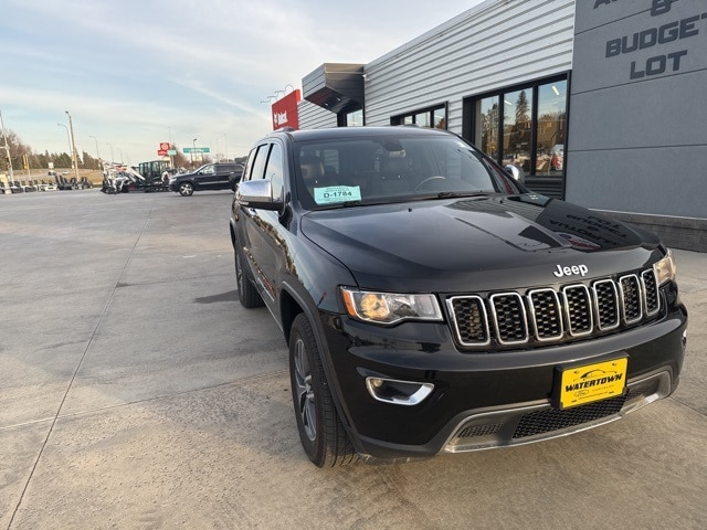 Used 2018 Jeep Grand Cherokee Limited with VIN 1C4RJFBG2JC322124 for sale in Watertown, SD