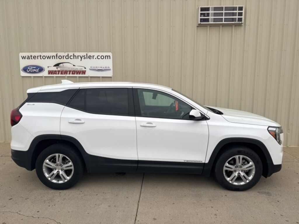 Used 2024 GMC Terrain SLE SUV