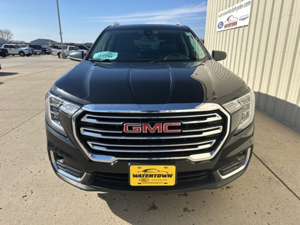Used 2024 GMC Terrain SLT SUV