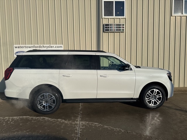 2026 Ford Expedition Active's photo