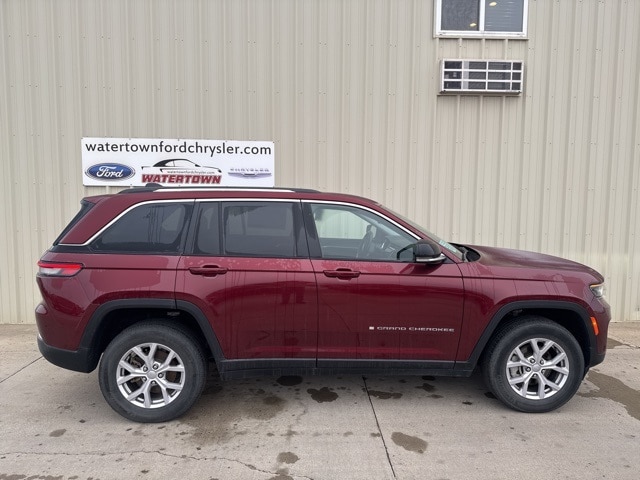 2022 Jeep Grand Cherokee Limited's photo