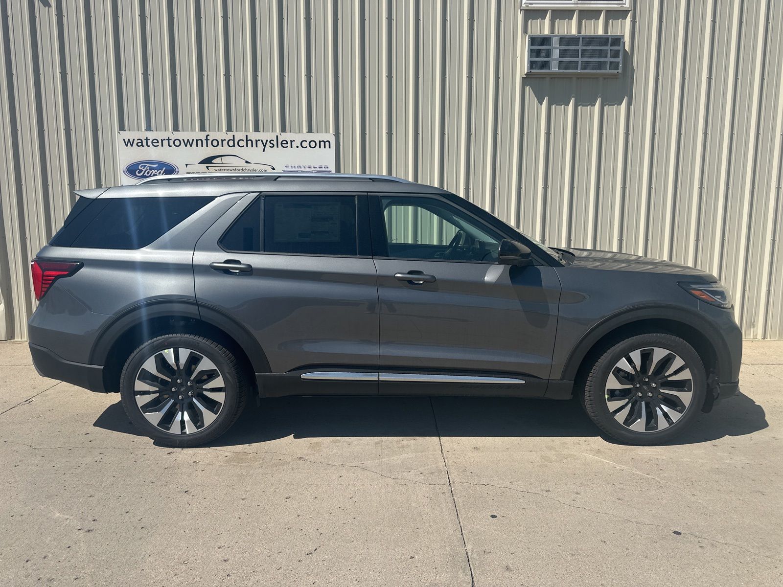 2026 Ford Explorer Platinum 4WD's photo