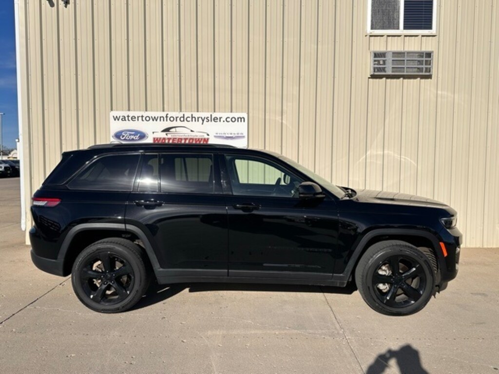 Used 2023 Jeep Grand Cherokee Limited SUV