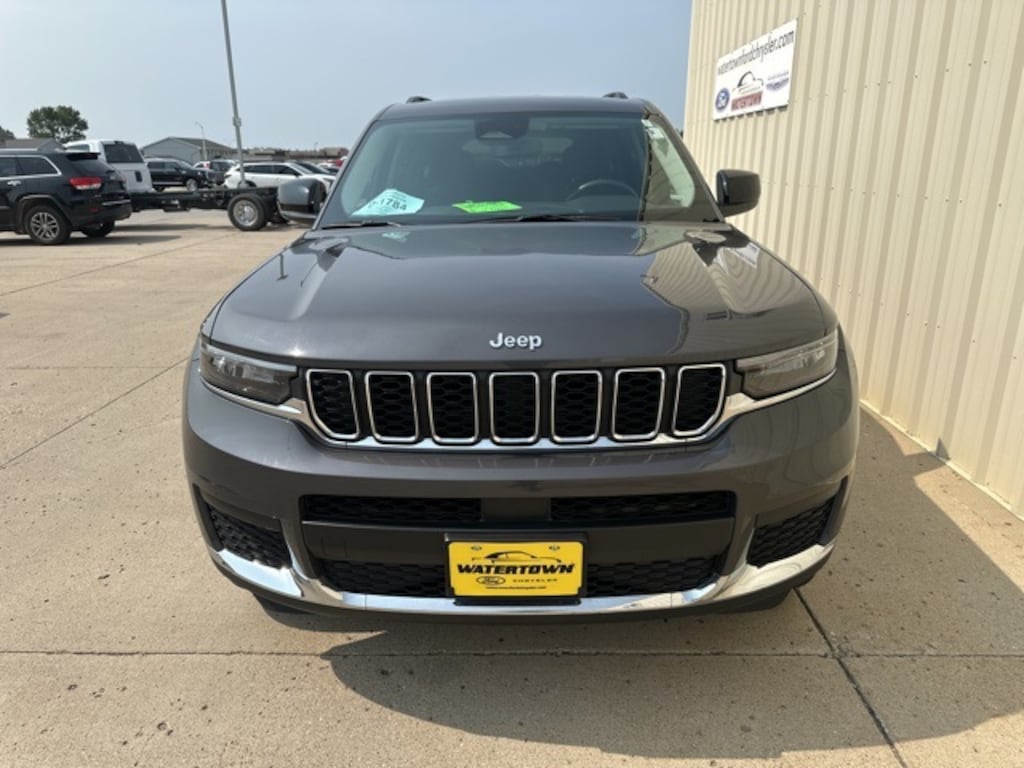Used 2023 Jeep Grand Cherokee L Laredo SUV