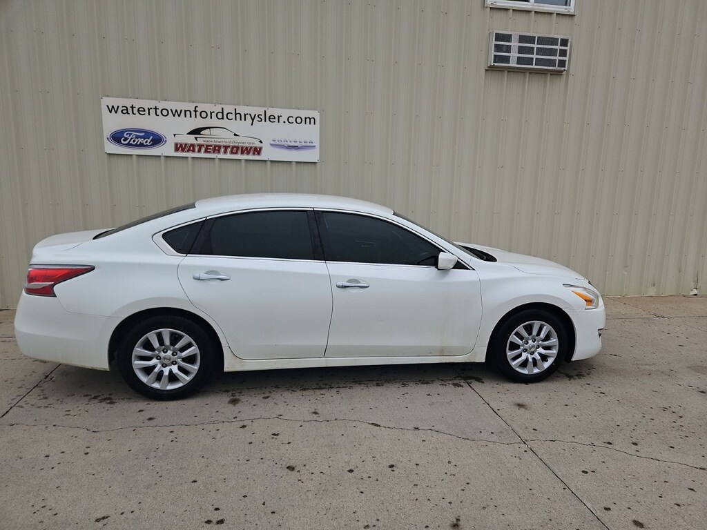 Used 2014 Nissan Altima 2.5 S Sedan