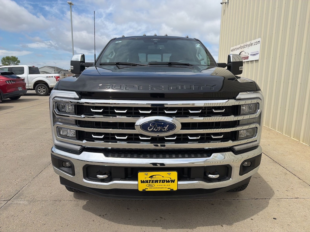 Used 2024 Ford F-250SD Lariat Truck