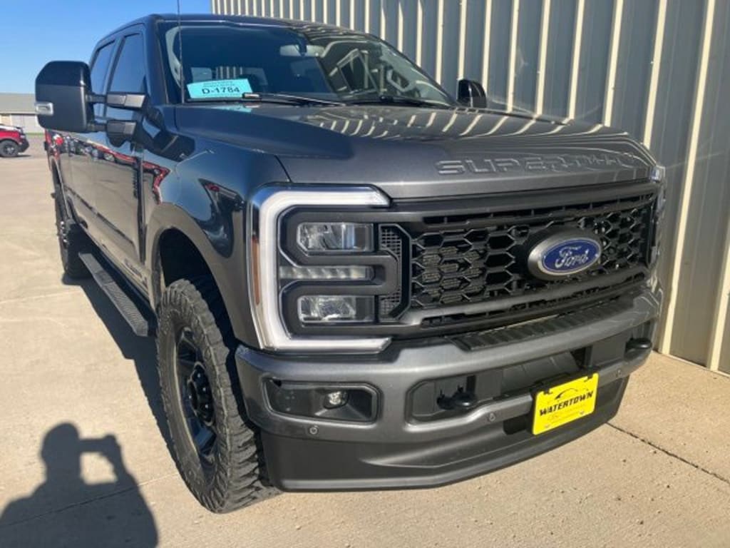 Used 2024 Ford F-350SD Lariat Truck