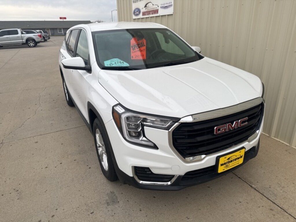Used 2024 GMC Terrain SLE SUV