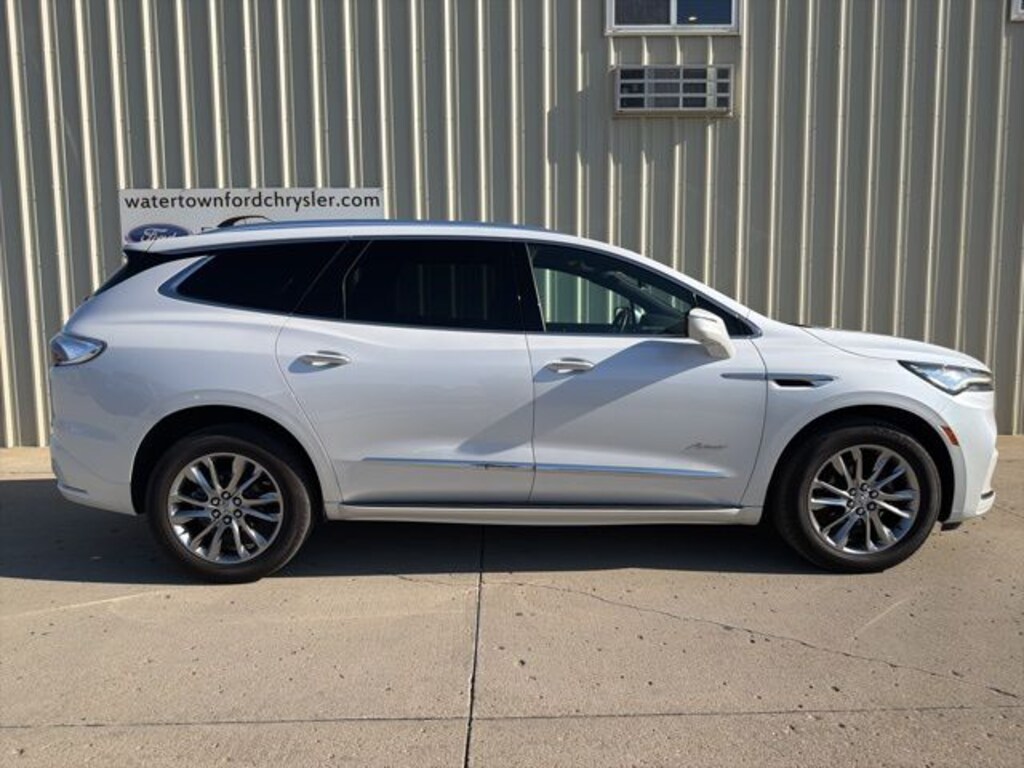 Used 2024 Buick Enclave Avenir SUV