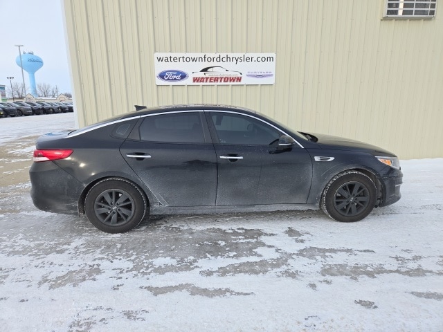 2018 Kia Optima LX's photo