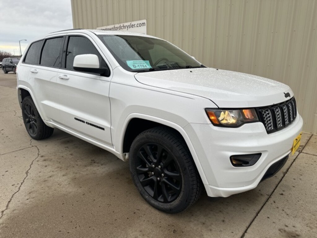 Used 2018 Jeep Grand Cherokee Altitude SUV