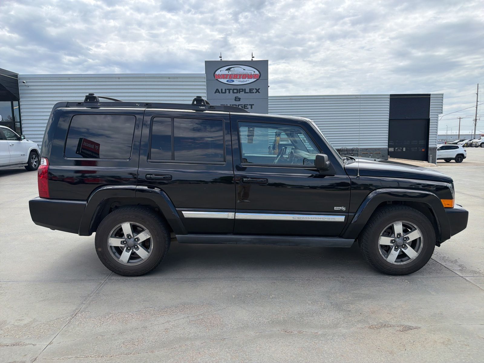 2006 Jeep Commander 4X4's photo