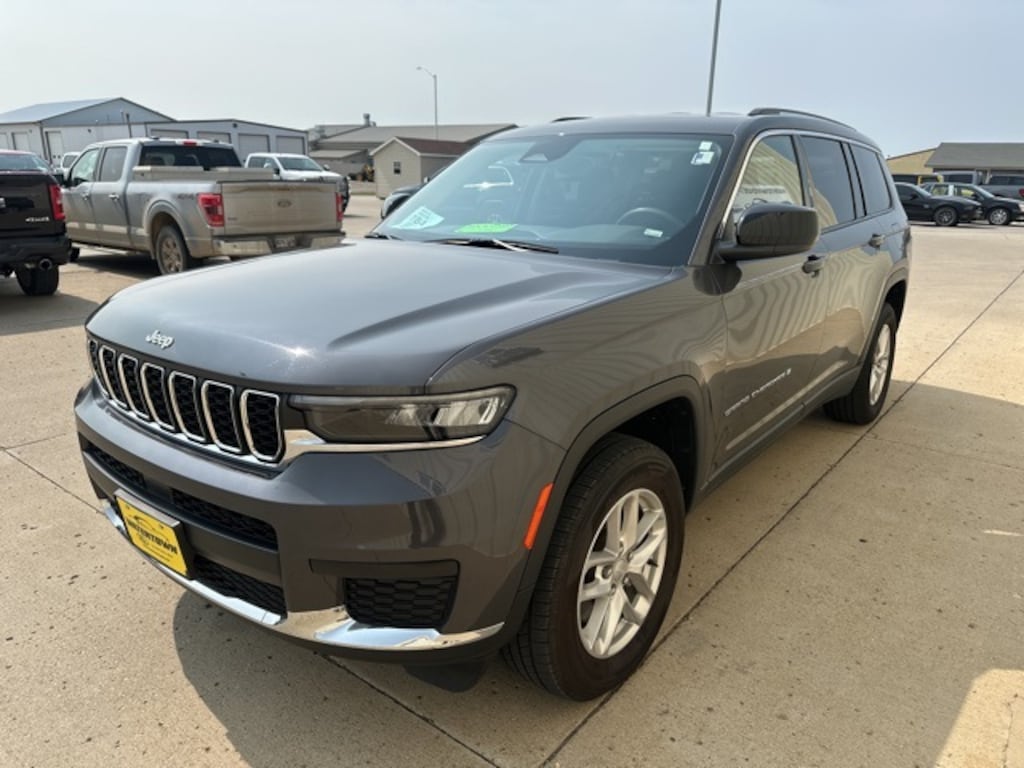 Used 2023 Jeep Grand Cherokee L Laredo SUV