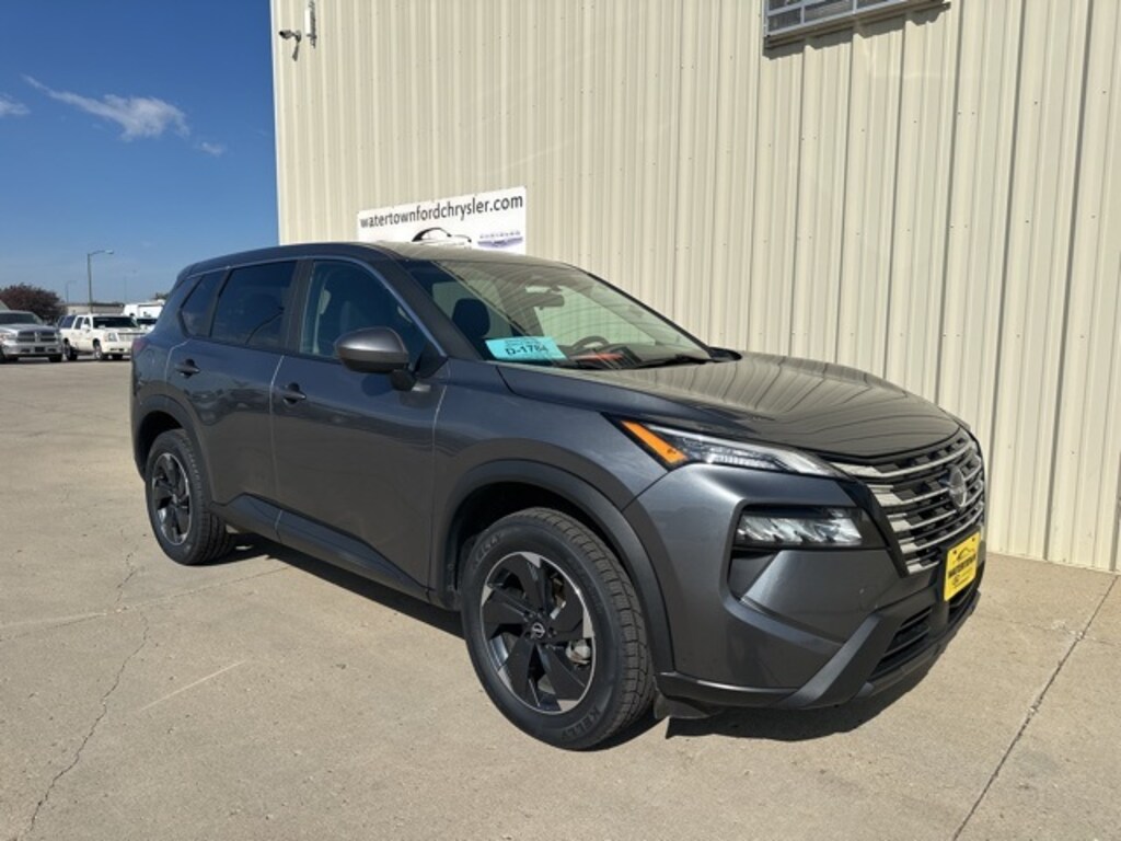 Used 2024 Nissan Rogue SV SUV