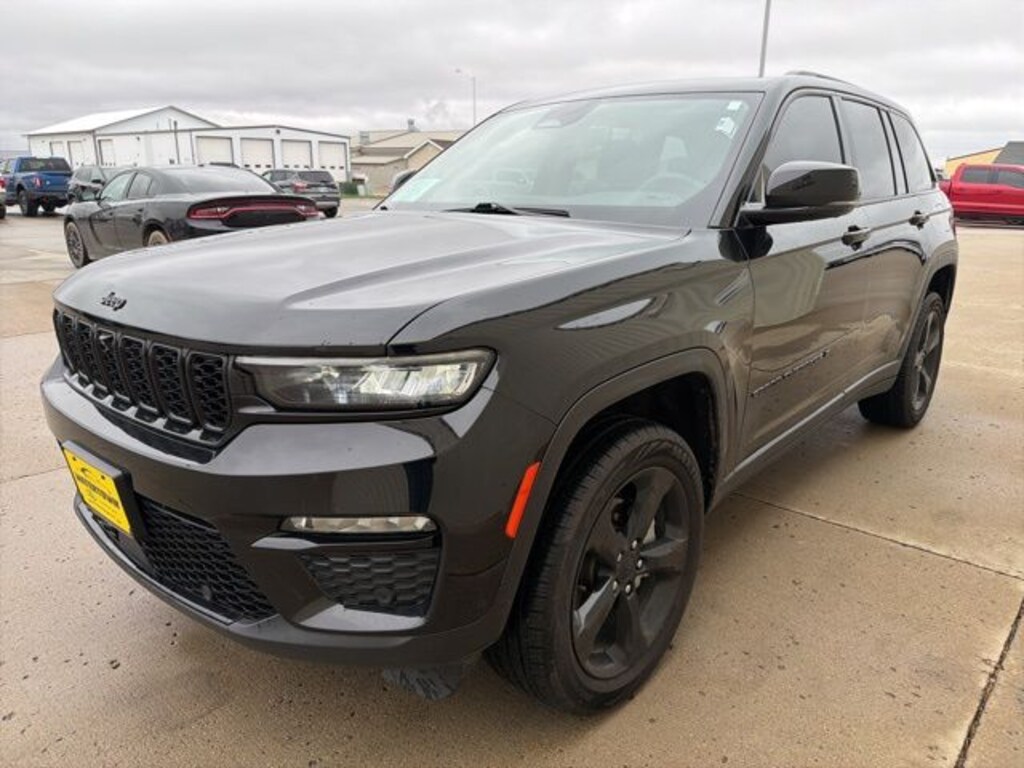 Used 2023 Jeep Grand Cherokee Limited SUV