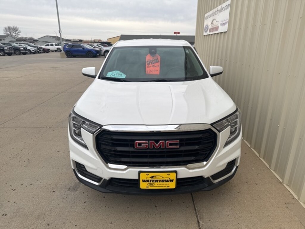 Used 2024 GMC Terrain SLE SUV