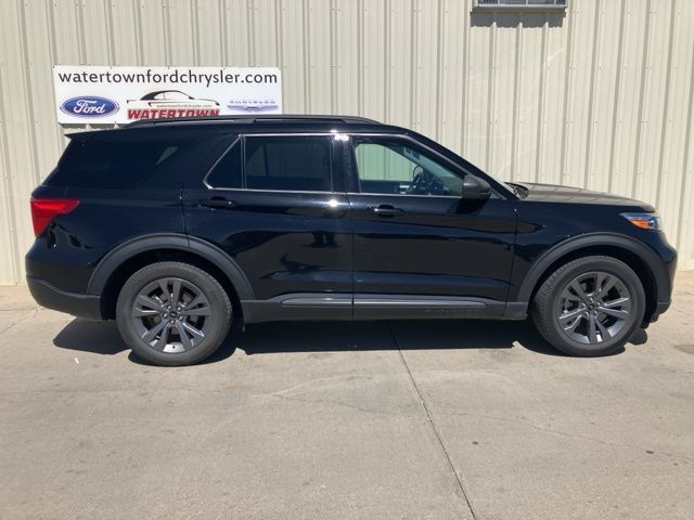 2021 Ford Explorer XLT 4WD's photo