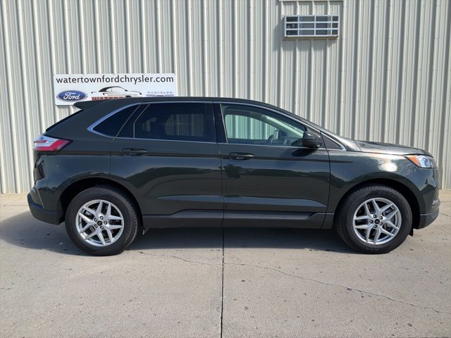 2024 Ford Edge SEL AWD's photo