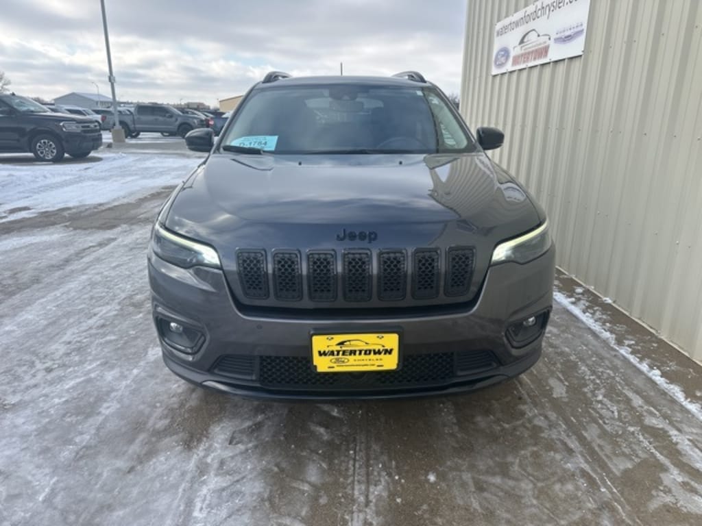 Used 2023 Jeep Cherokee Altitude SUV