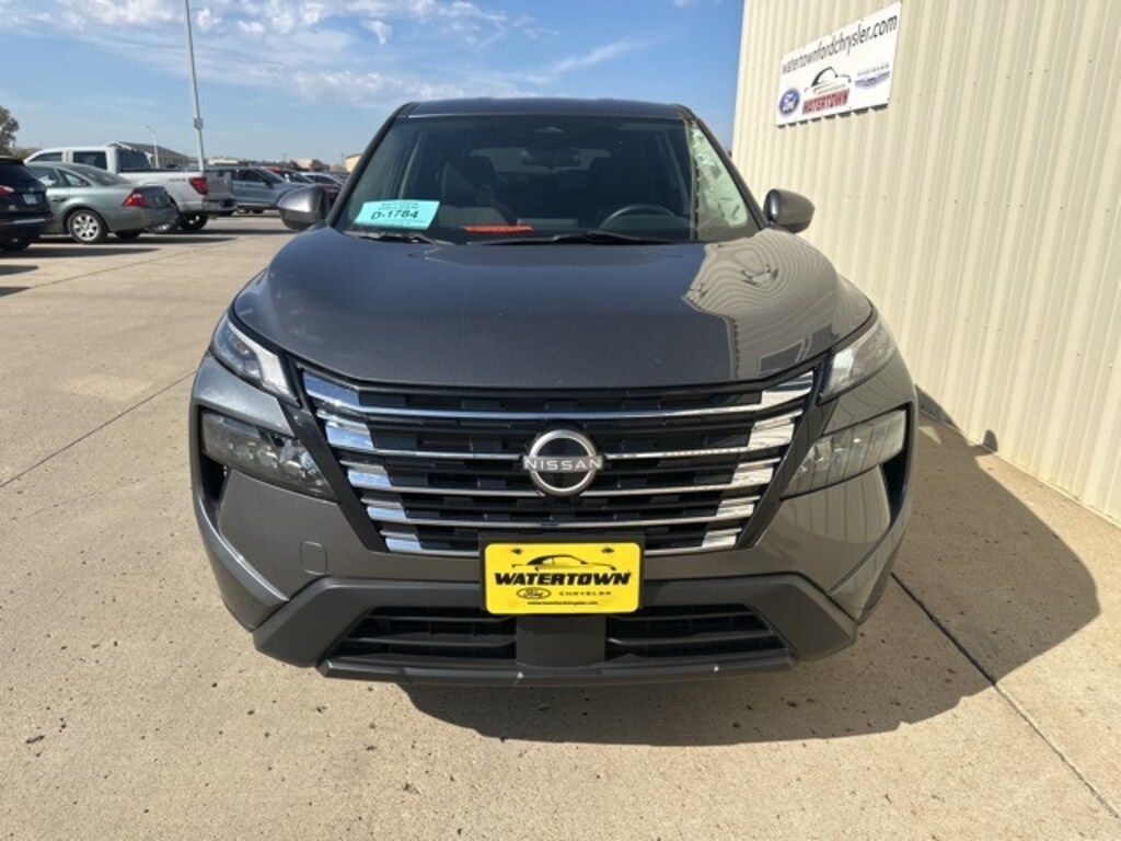 Used 2024 Nissan Rogue SV SUV