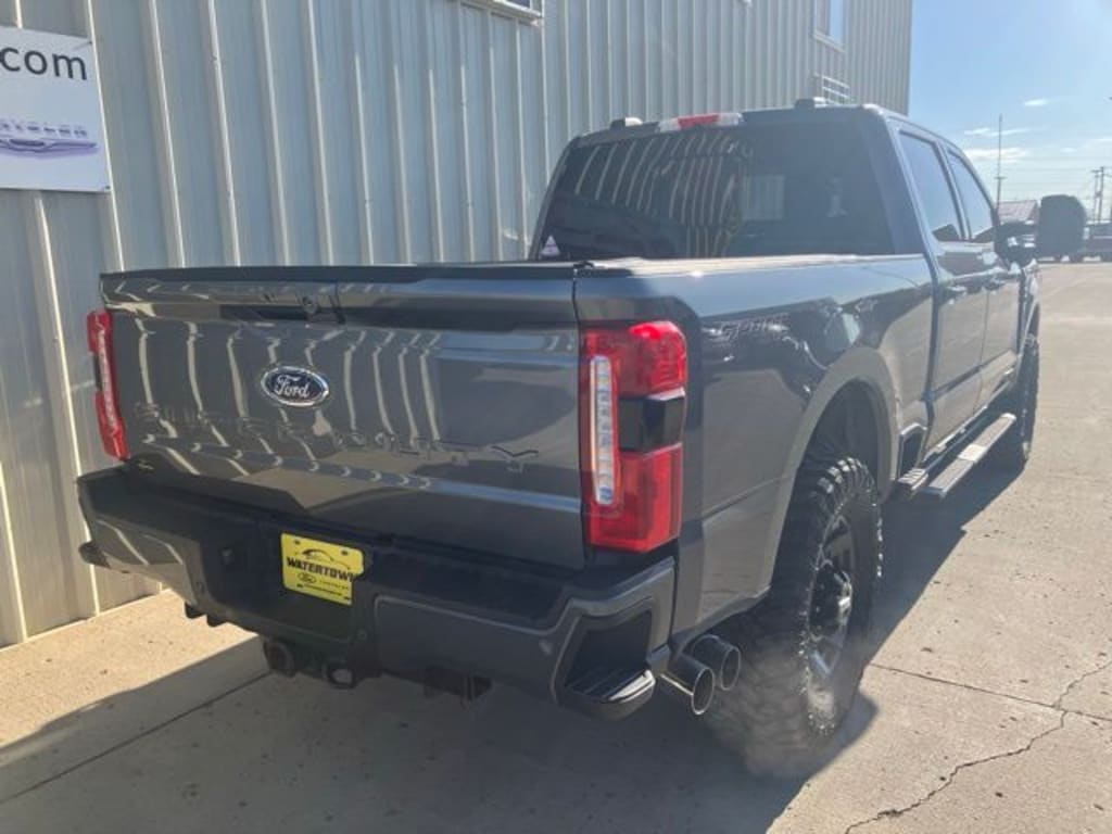 Used 2024 Ford F-350SD Lariat Truck
