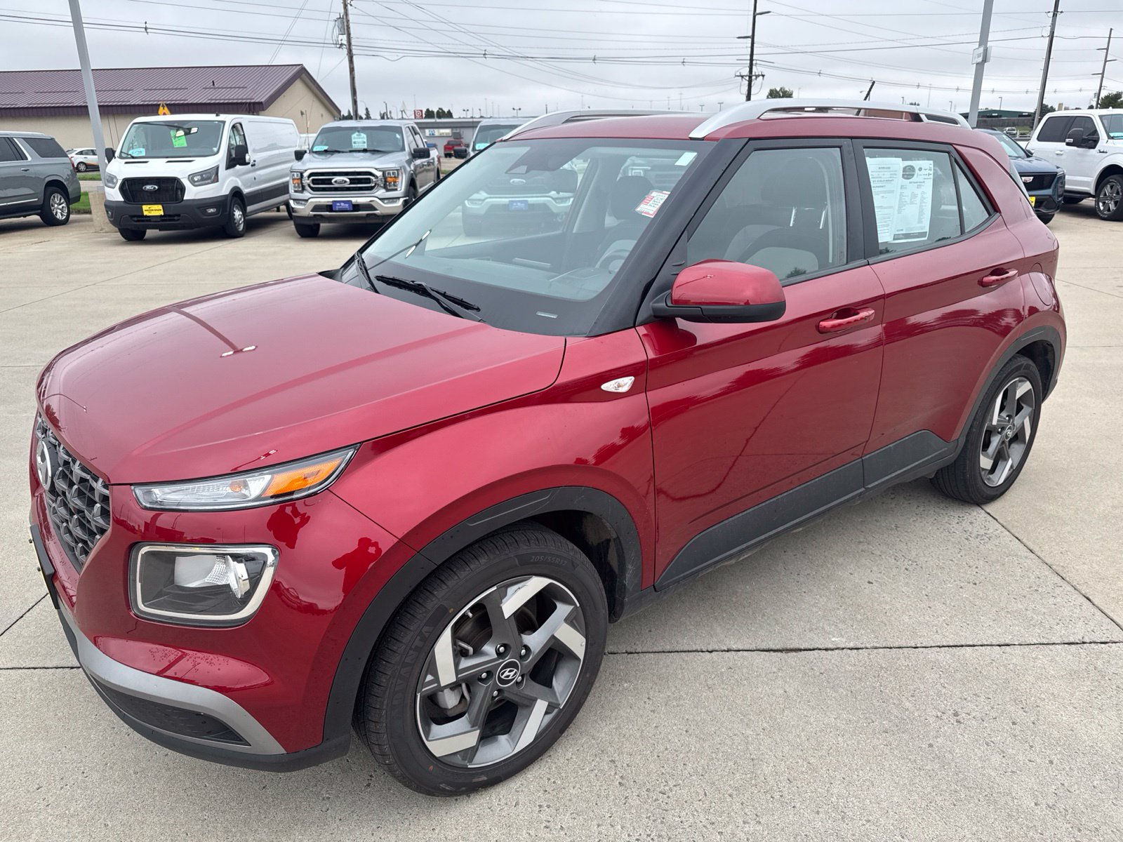 Used 2025 Hyundai Venue SEL SUV
