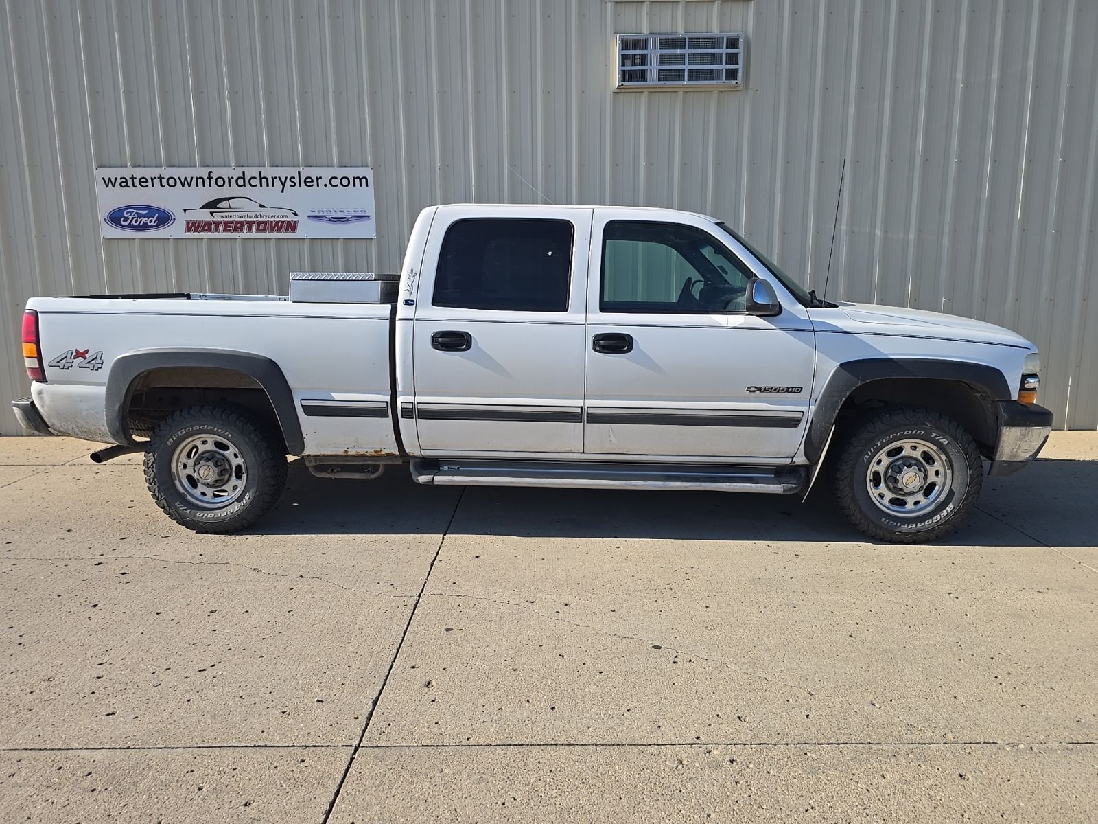 2002 Chevrolet Silverado HD 4WD Crew Cab SWB LS's photo
