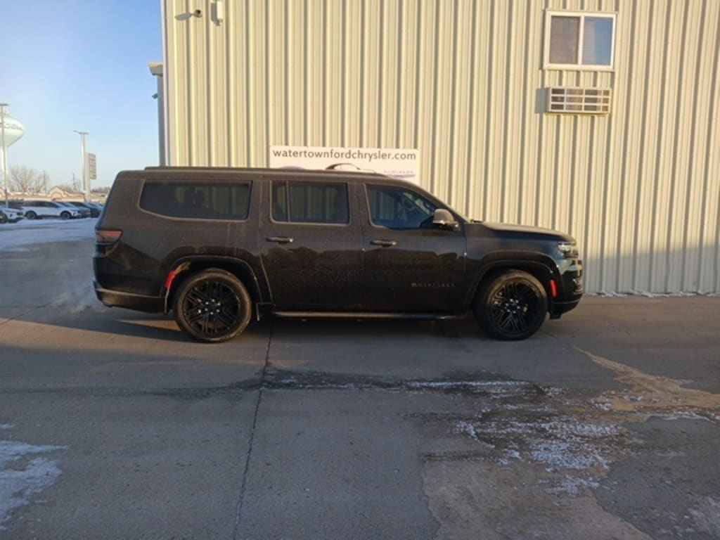 Used 2024 Jeep Wagoneer L Series II SUV