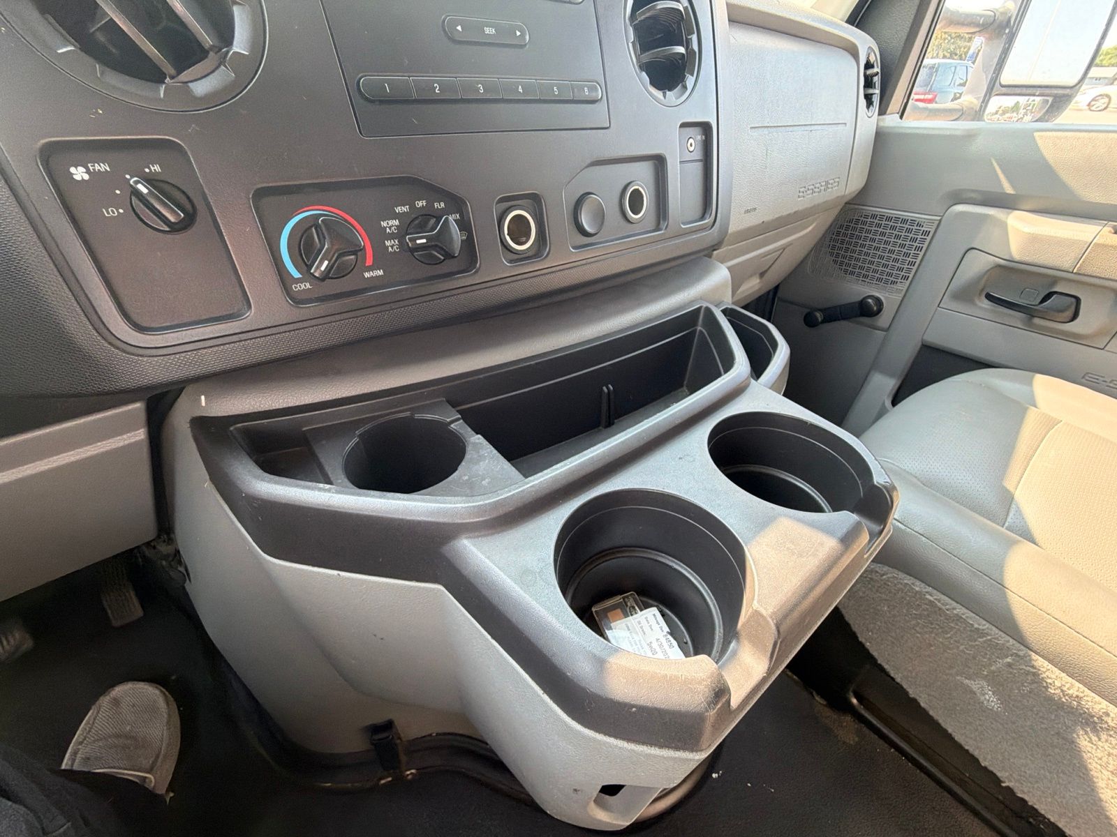 2012 Ford Econoline - Photo 18
