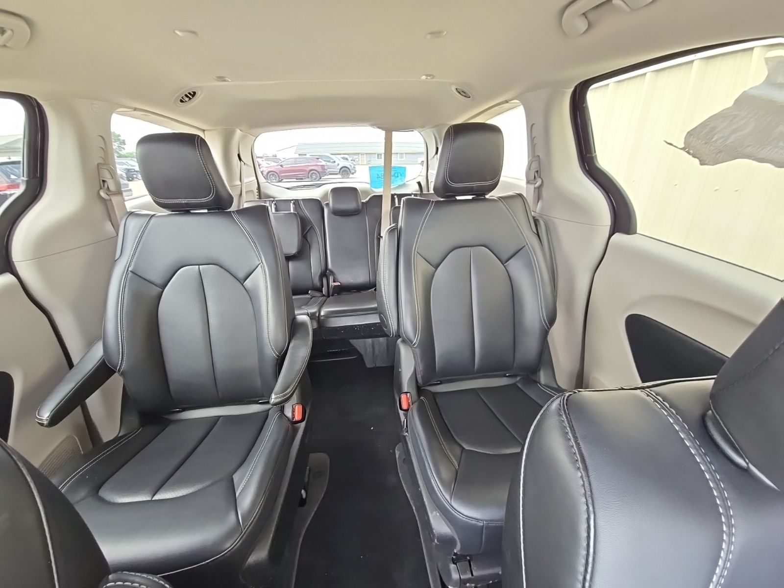 2024 Chrysler Pacifica PHEV Select - Photo 28