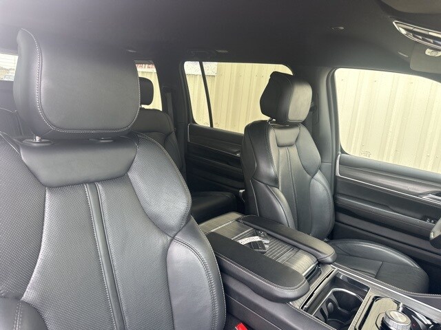 2024 Jeep Wagoneer Series II - Photo 9