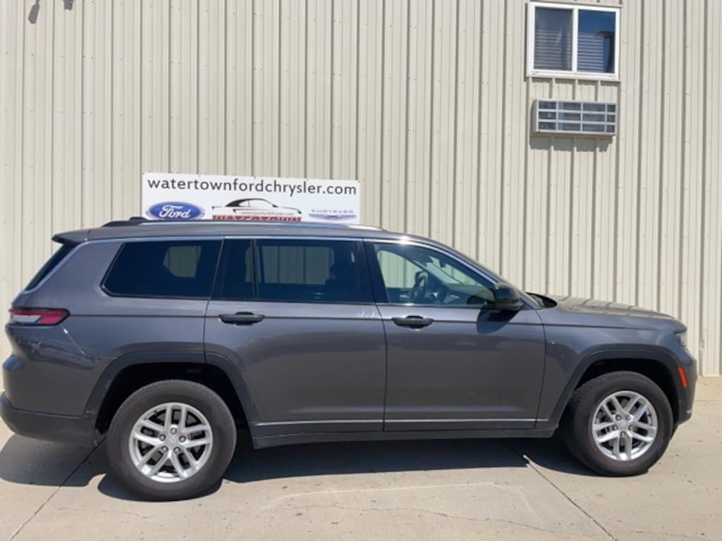 Used 2023 Jeep Grand Cherokee L Laredo SUV