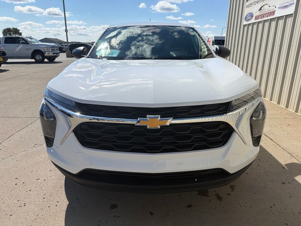 Used 2026 Chevrolet Trax LS SUV