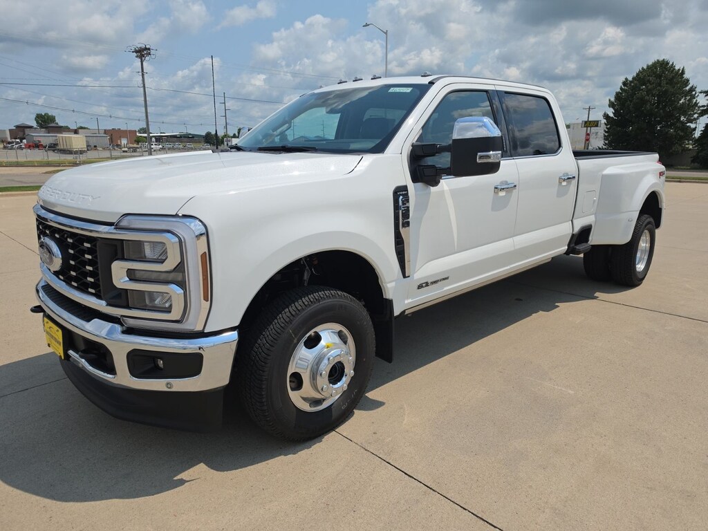 New 2026 Ford Super Duty F-350® Lariat® TRUCK