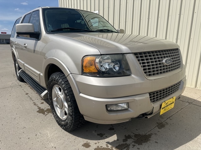 Used 2006 Ford Expedition Limited with VIN 1FMFU205X6LA12097 for sale in Watertown, SD