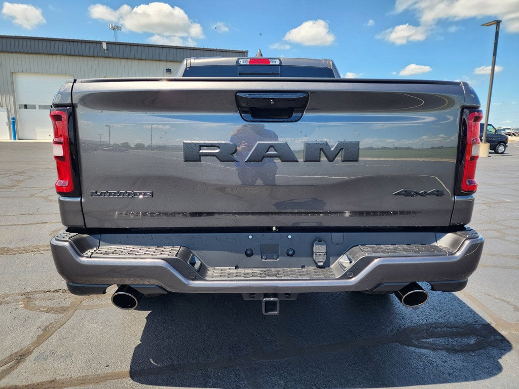 2026 RAM 1500 Laramie - Photo 6